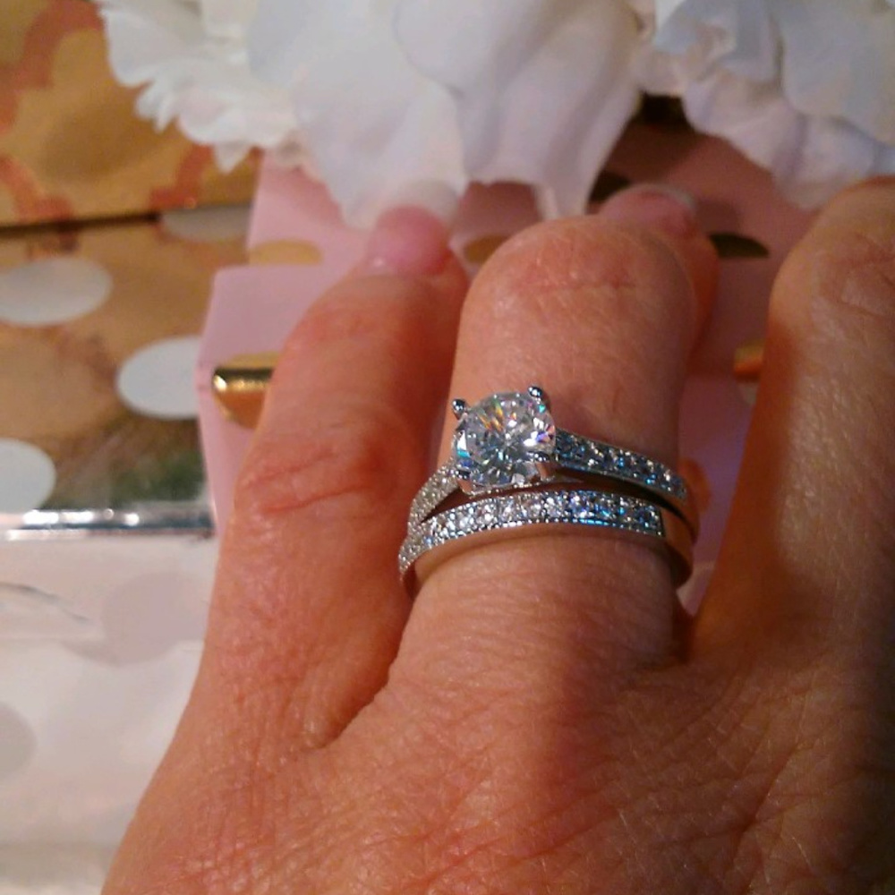 Simulated Diamonds Wedding Engagement Wedding Set Round Ring
